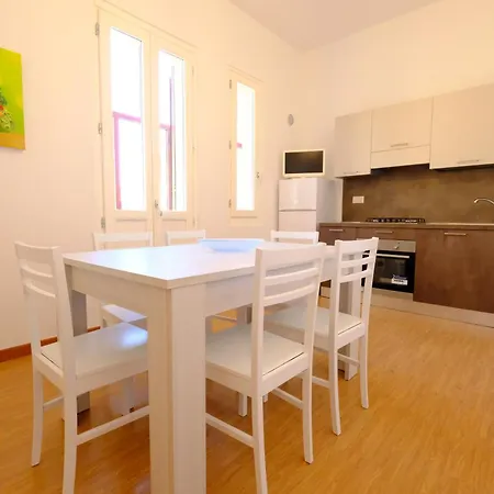 Lady 2 - Apartment