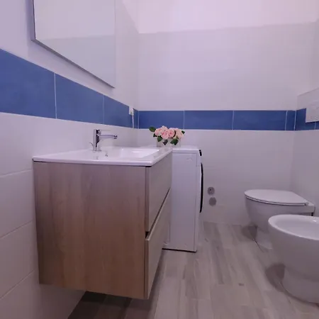 Apartment Lady 2 - *